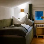 Haus Tisch Apartment Schruns
