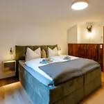 Apartament Haus Tisch *