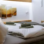 Haus Tisch シュルンス