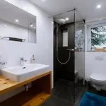 Haus Tisch Apartment *