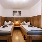 Haus Tisch