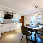 Haus Tisch Apartament *