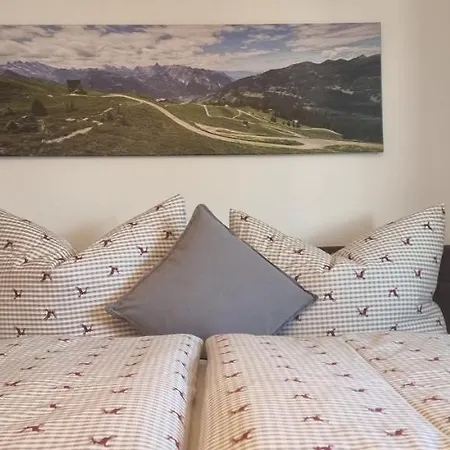Haus Tisch 아파트 *