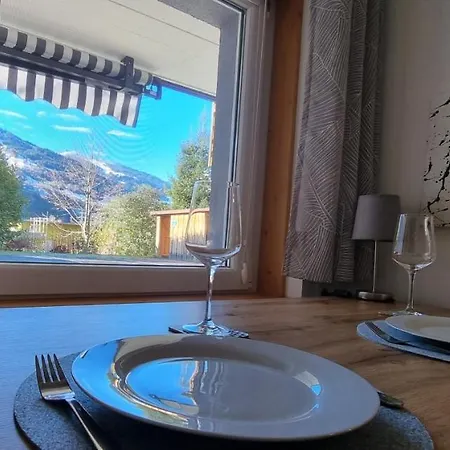 Haus Tisch Apartment