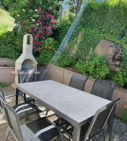 Haus Tisch