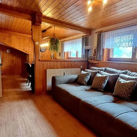 Haus Tisch 아파트