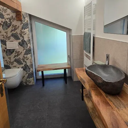 Haus Tisch Lägenhet