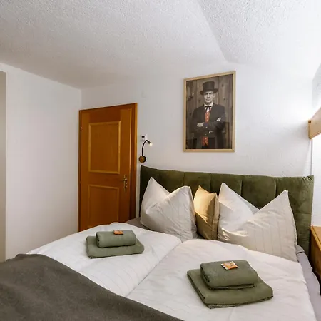 Apartament Haus Tisch