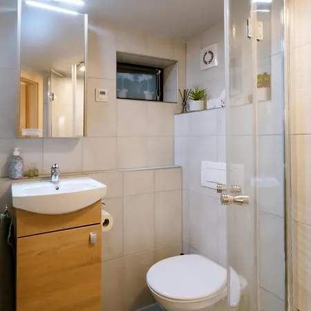 Apartment Haus Tisch Schruns
