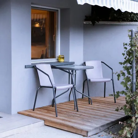 Haus Tisch Appartement