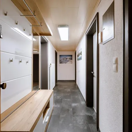 Haus Tisch