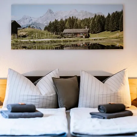 Haus Tisch Schruns