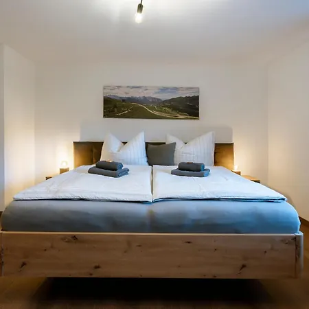 Haus Tisch *