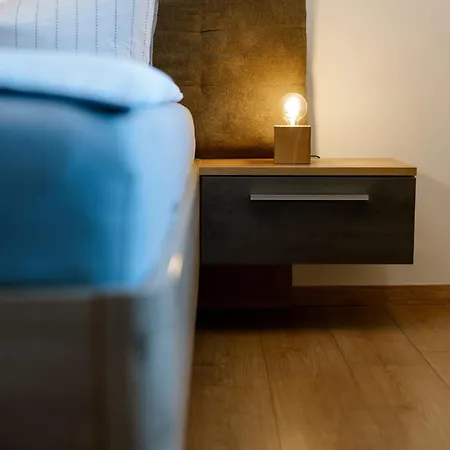 Haus Tisch * Schruns